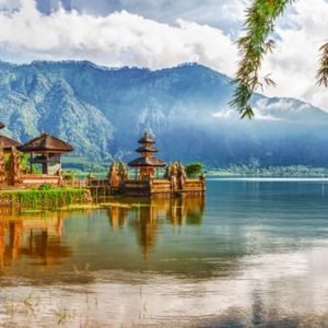 Bali Pura Ulun Danu 236 Canvas-taulu