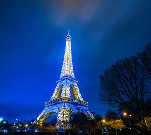 Valaistu Eiffel-Torni 2155 Canvas-taulu